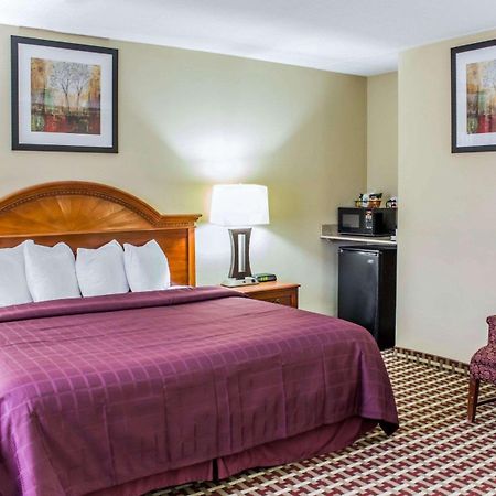 Quality Inn & Suites פייטוויל מראה חיצוני תמונה