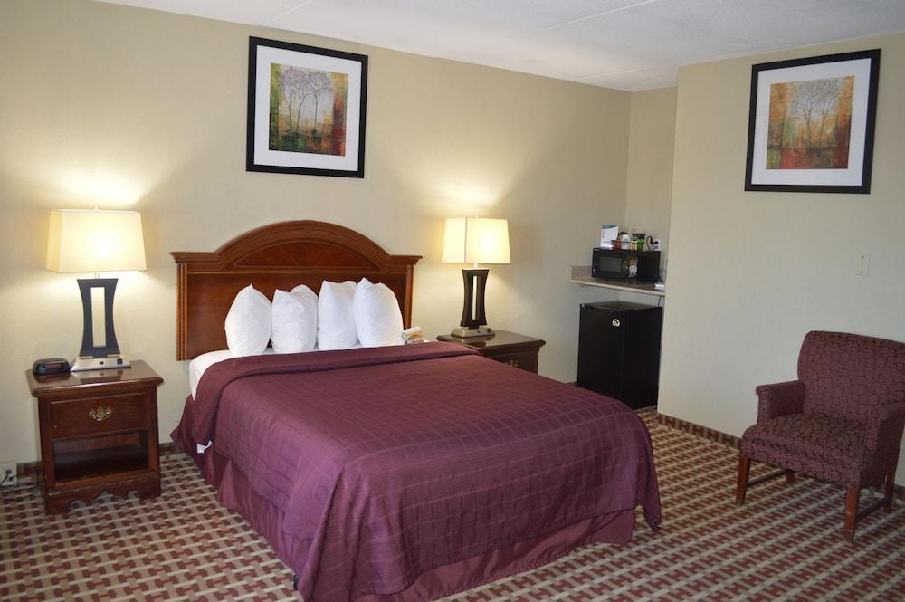 Quality Inn & Suites פייטוויל מראה חיצוני תמונה