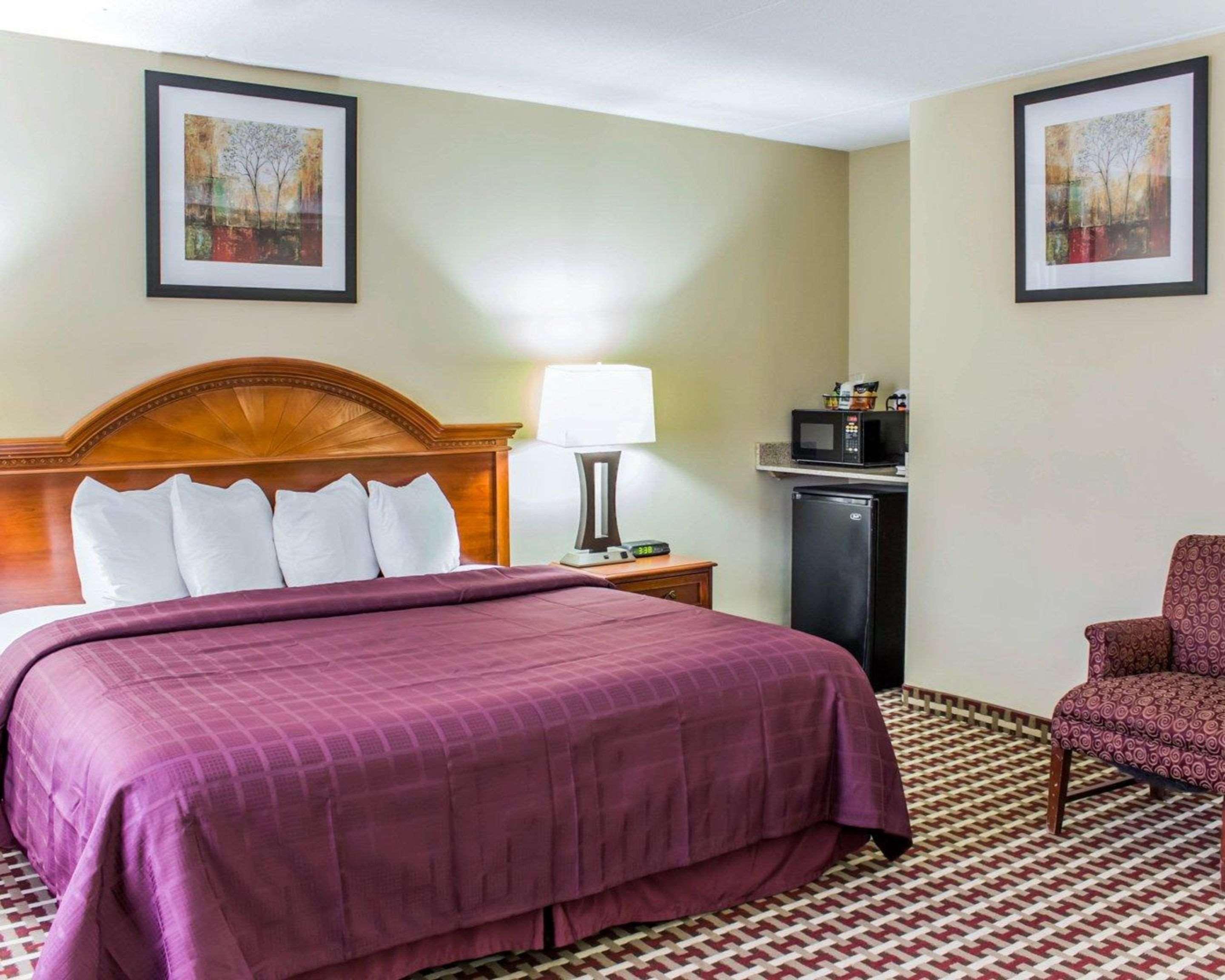 Quality Inn & Suites פייטוויל מראה חיצוני תמונה