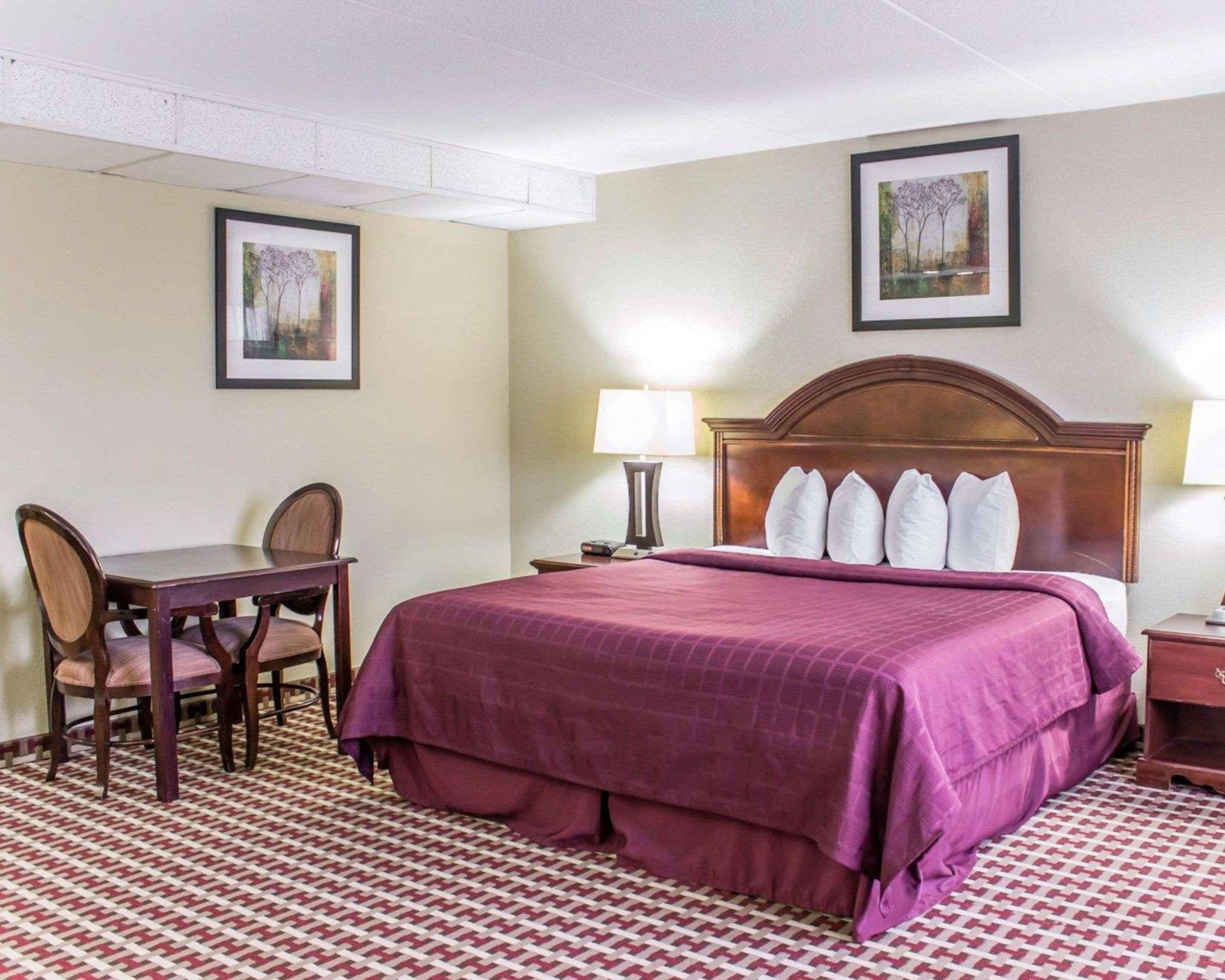 Quality Inn & Suites פייטוויל מראה חיצוני תמונה