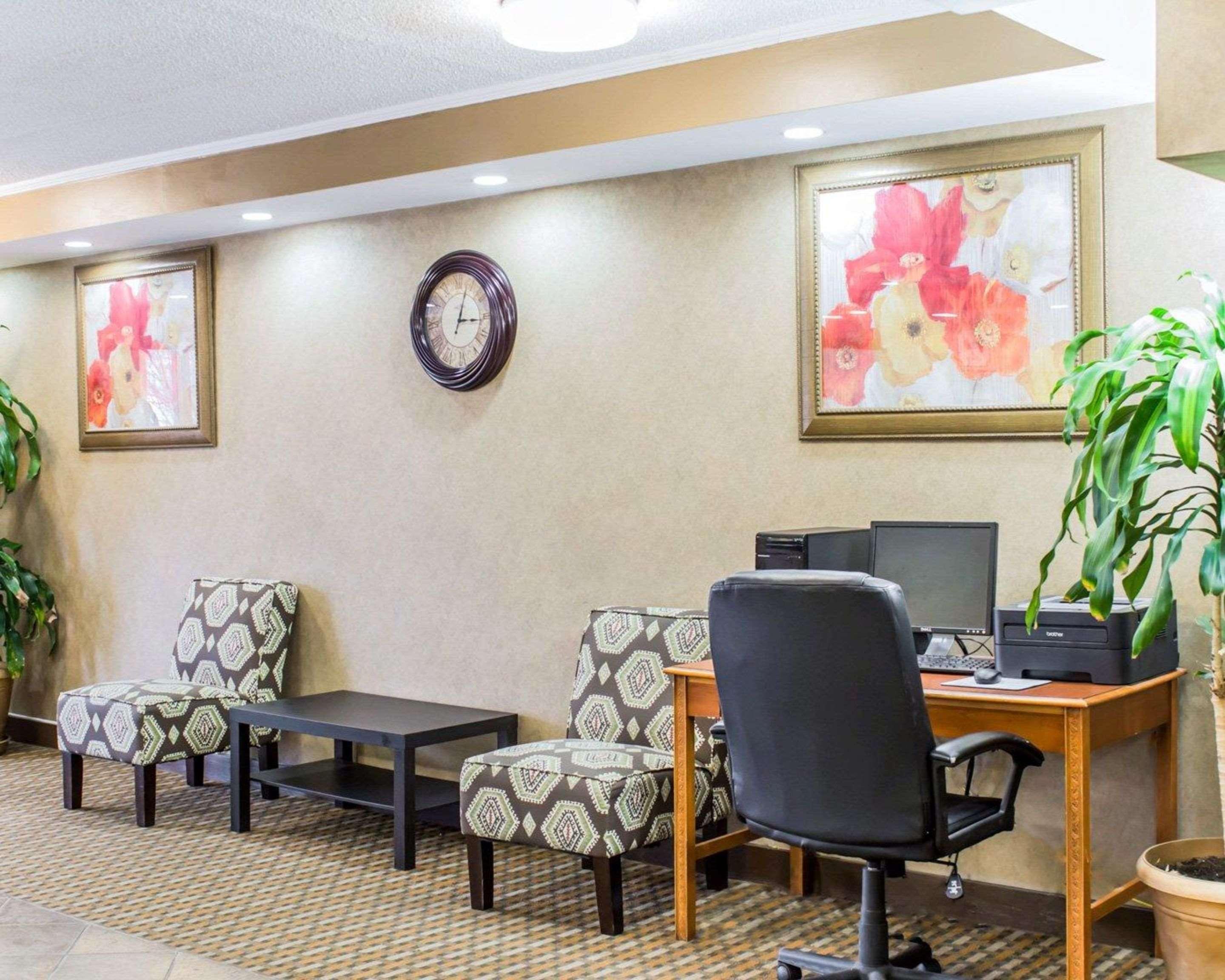 Quality Inn & Suites פייטוויל מראה חיצוני תמונה