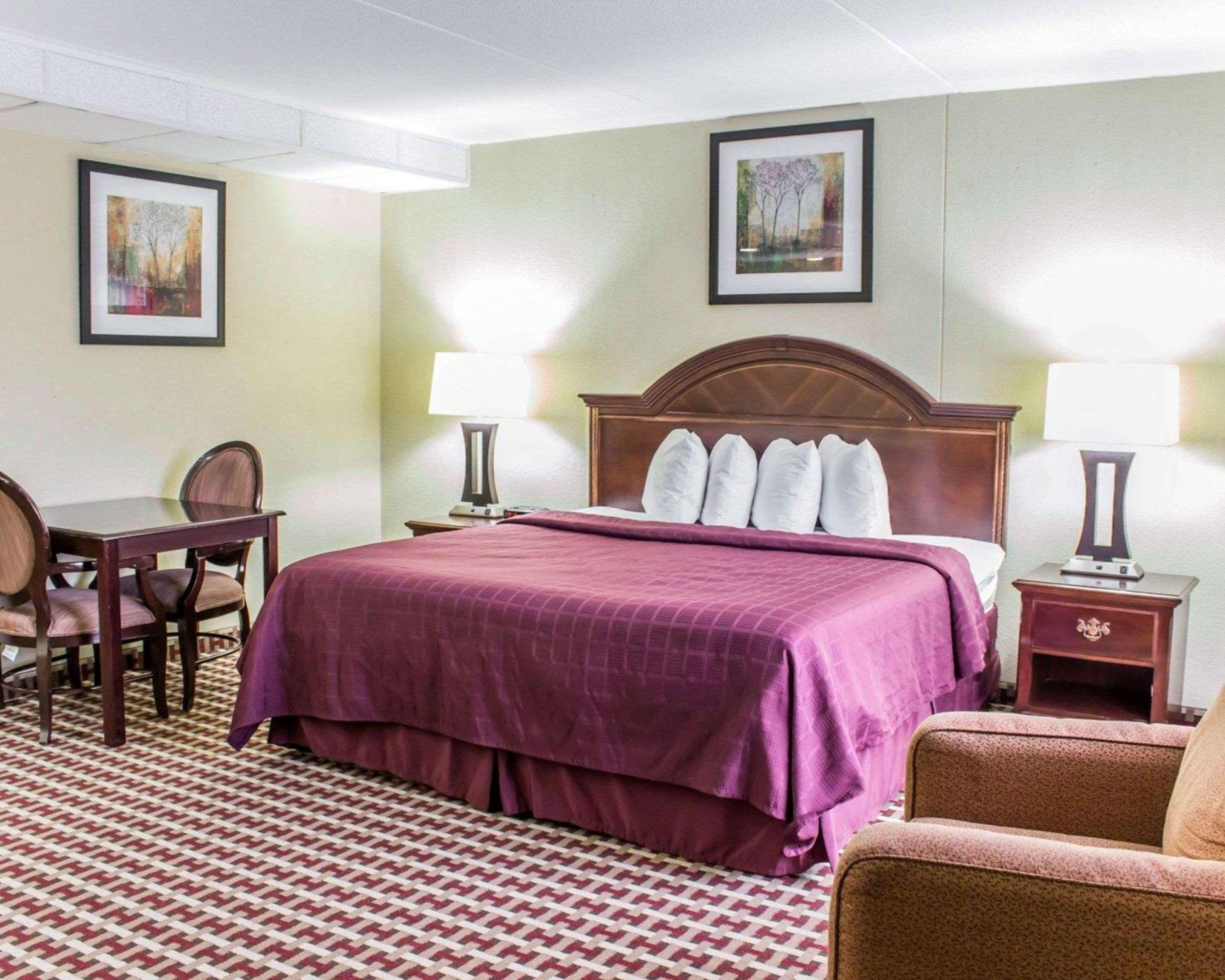 Quality Inn & Suites פייטוויל מראה חיצוני תמונה