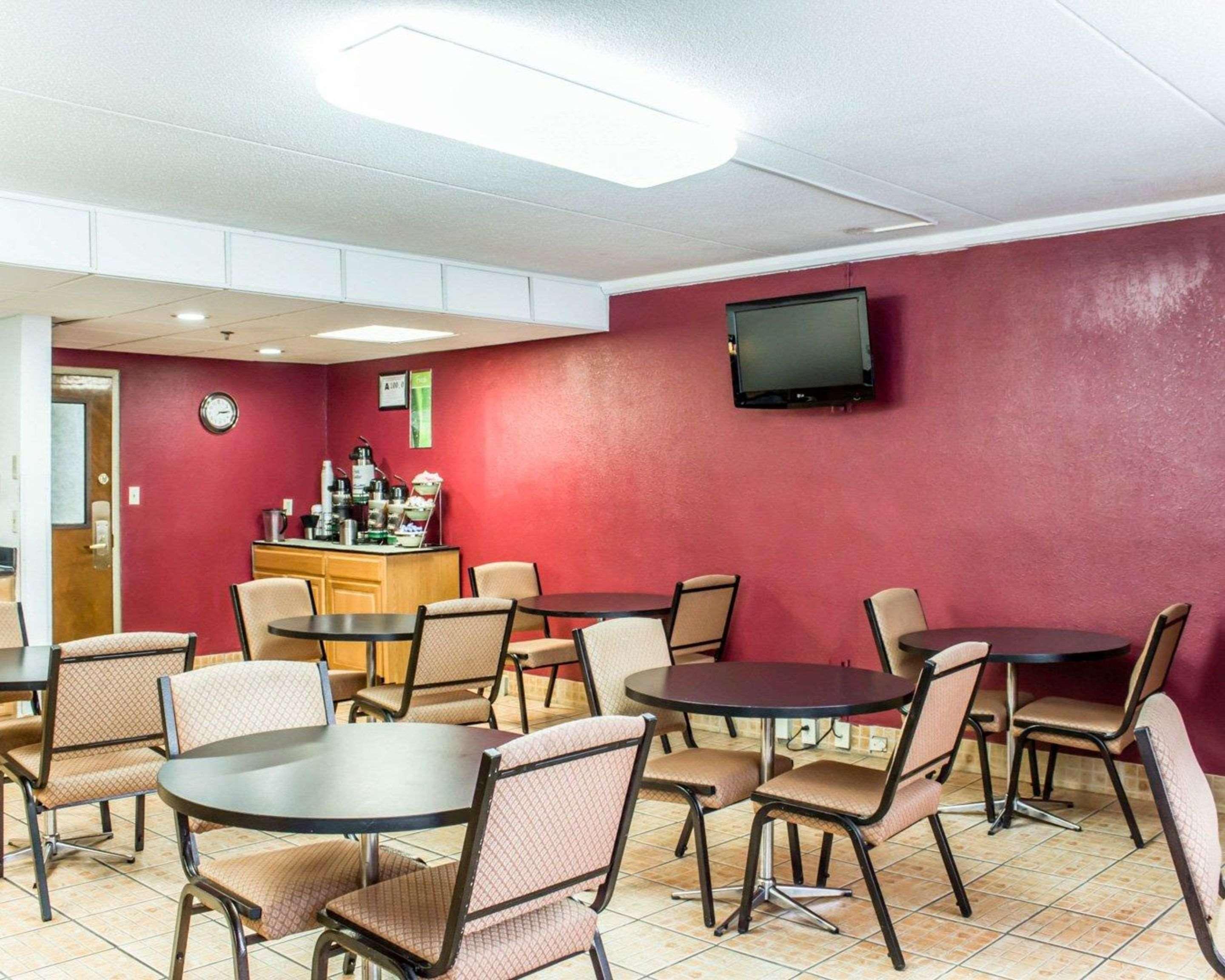 Quality Inn & Suites פייטוויל מראה חיצוני תמונה