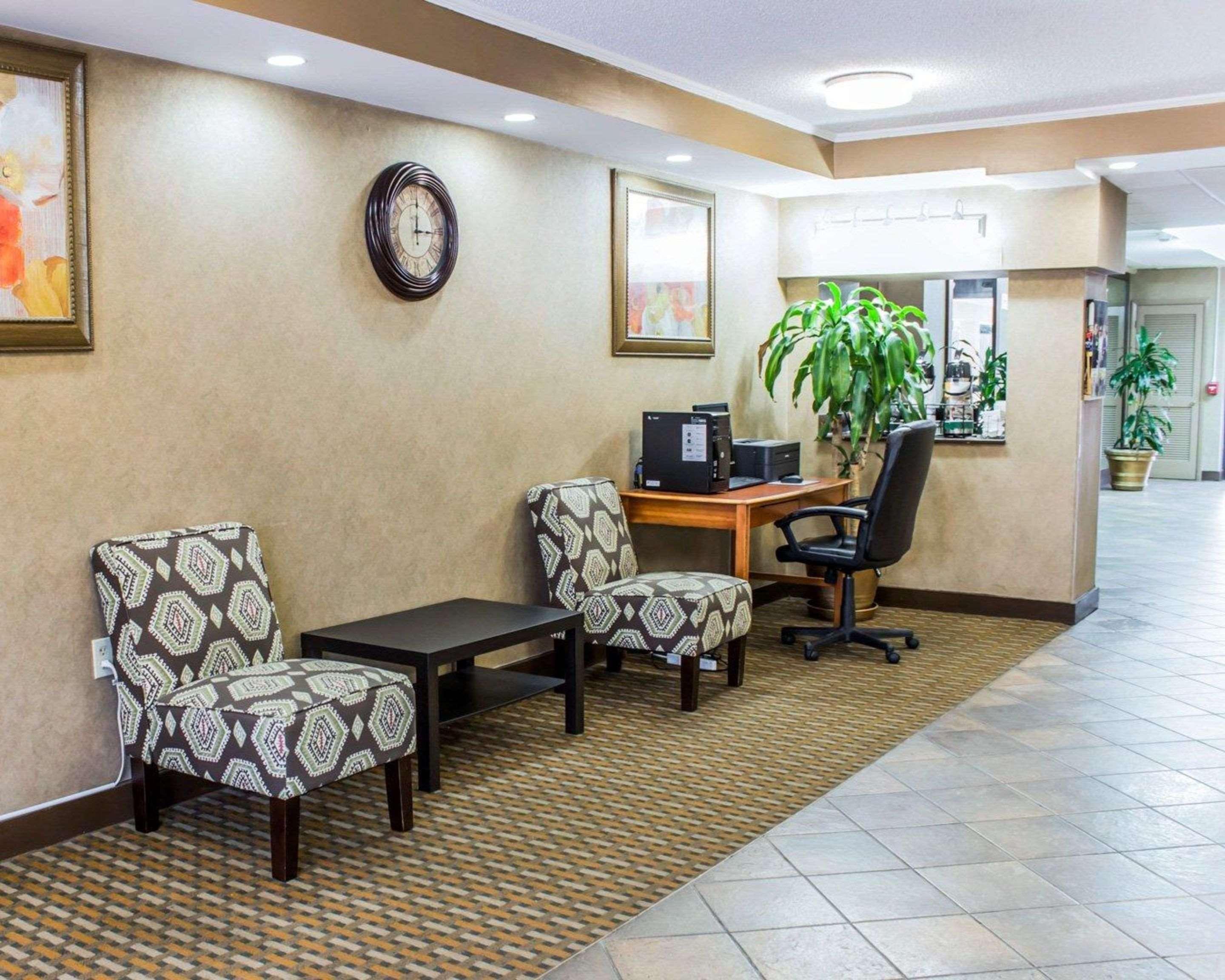 Quality Inn & Suites פייטוויל מראה חיצוני תמונה