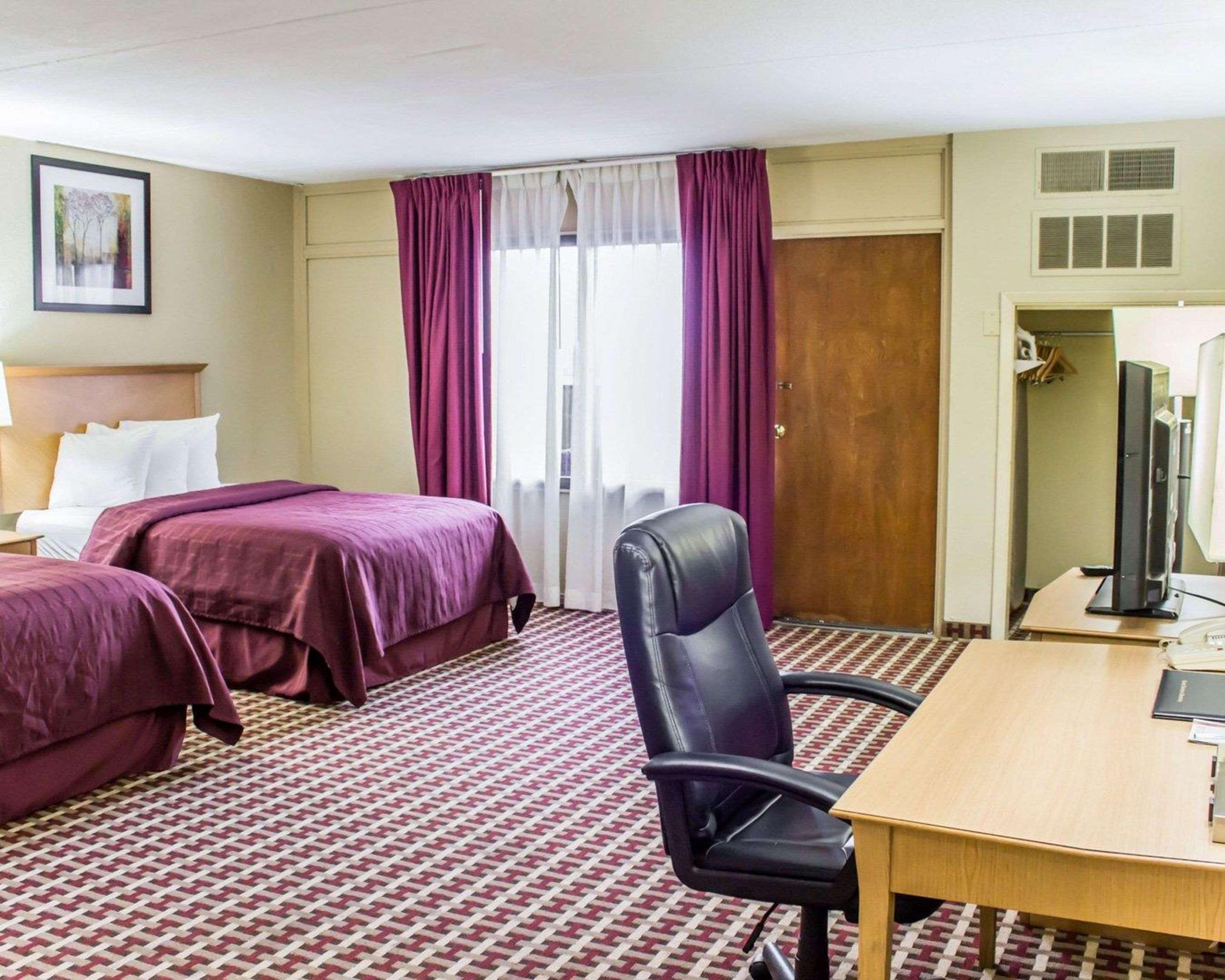 Quality Inn & Suites פייטוויל מראה חיצוני תמונה