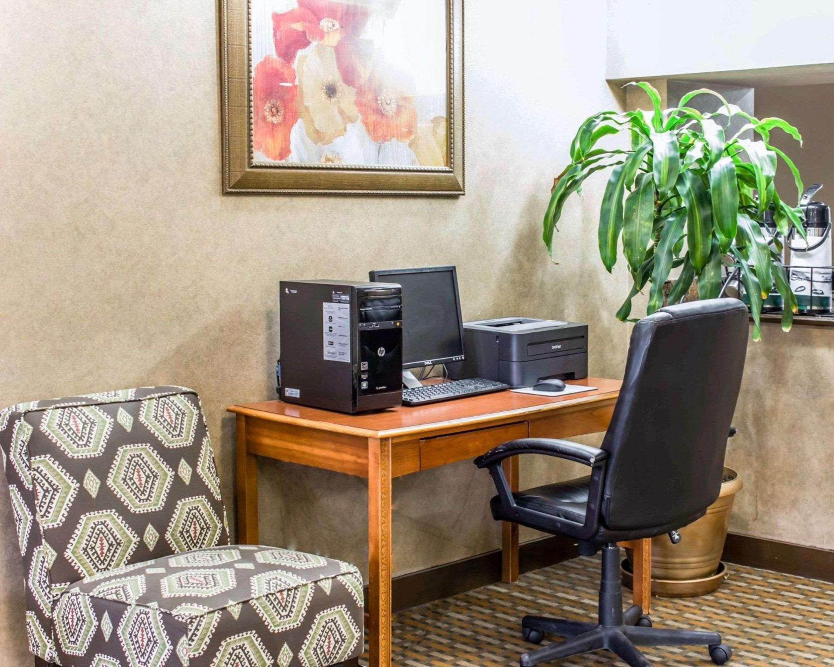 Quality Inn & Suites פייטוויל מראה חיצוני תמונה