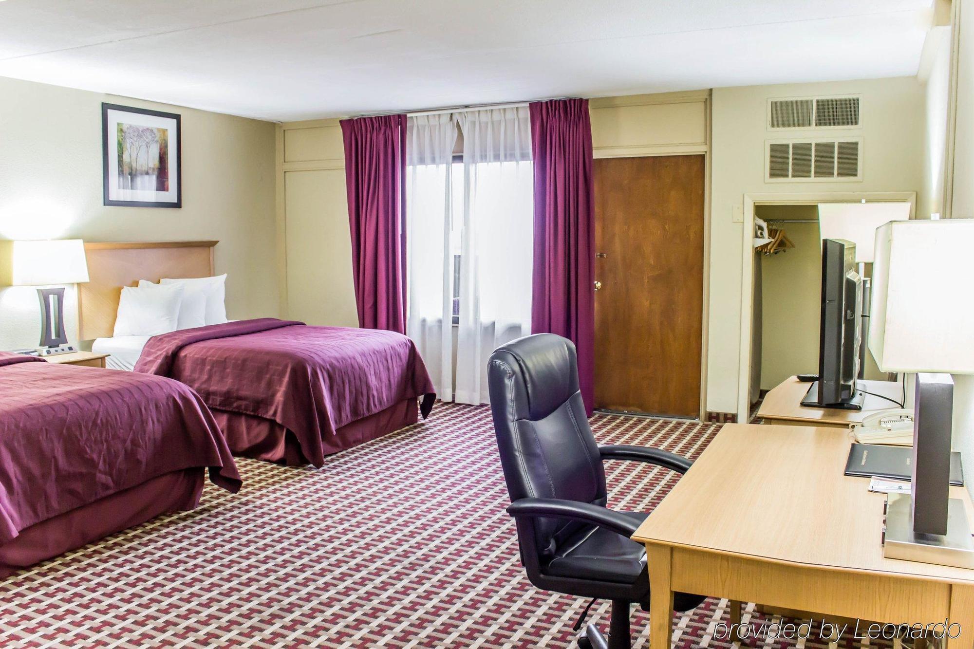 Quality Inn & Suites פייטוויל מראה חיצוני תמונה