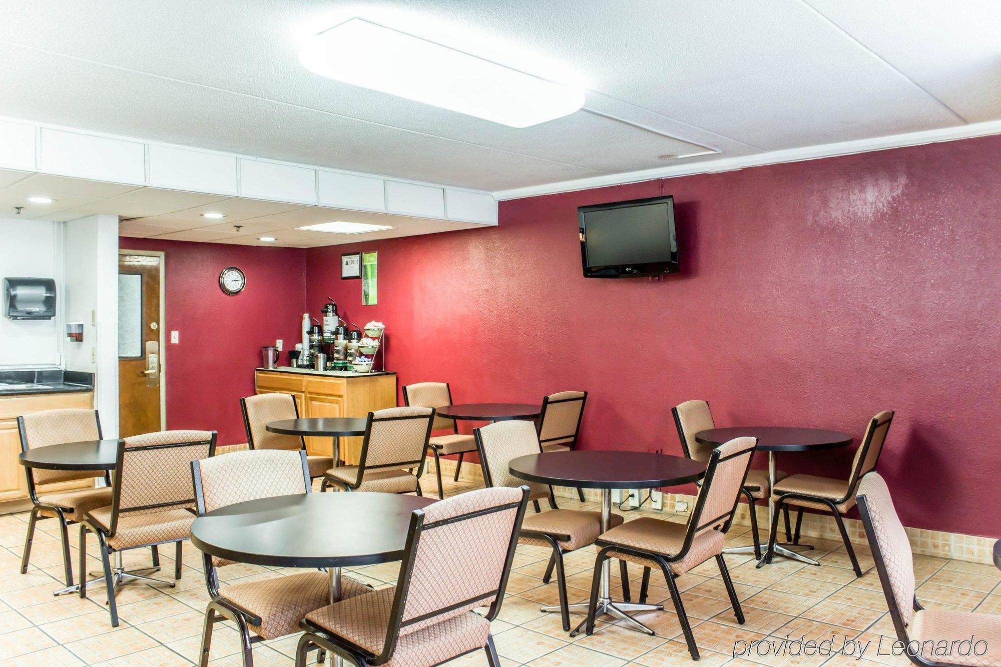 Quality Inn & Suites פייטוויל מראה חיצוני תמונה