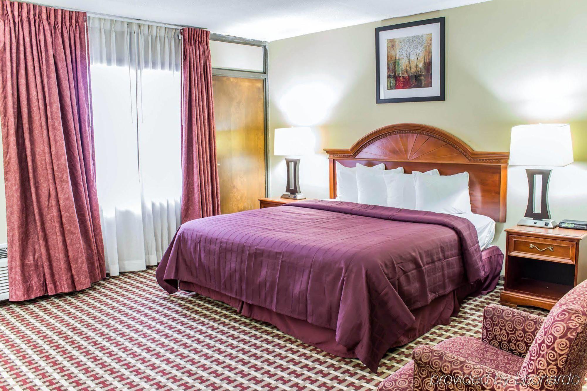 Quality Inn & Suites פייטוויל מראה חיצוני תמונה